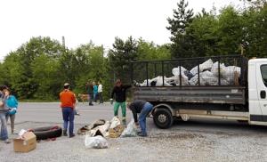 V okviru čistilne akcije Za lepšo Sežano zbrali skoraj tono smeti2